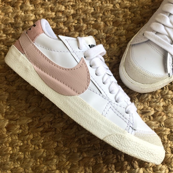 Nike Blazer Low 77 Jumbo "White/Pink/Oxford" Sneaker. Size - Picture 2 of 14